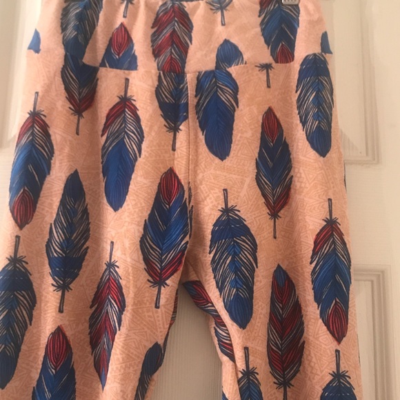 LuLaRoe Leggings Feather Print One Size - Picture 4 of 6